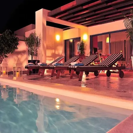 Playa Blanca Sleeps 4 Pool Wifi 别墅 普拉亚布兰卡