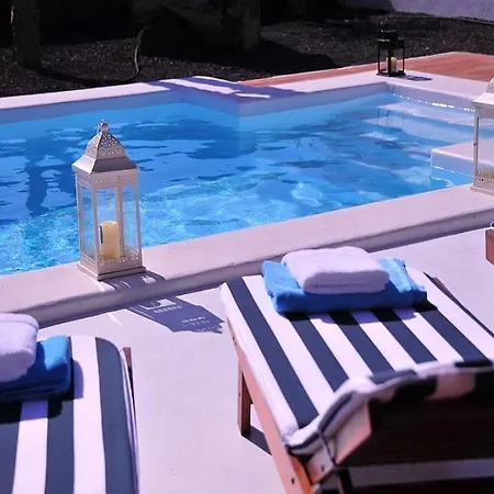 Villa Playa Blanca Sleeps 4 Pool Wifi *