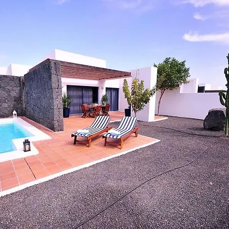 Playa Blanca Sleeps 4 Pool Wifi فيلة بلايا بلانكا