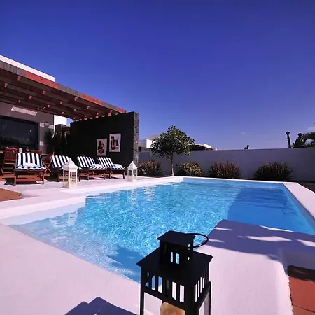 Playa Blanca Sleeps 4 Pool Wifi فيلة بلايا بلانكا