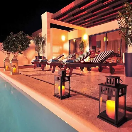 Playa Blanca Sleeps 4 Pool Wifi فيلة *